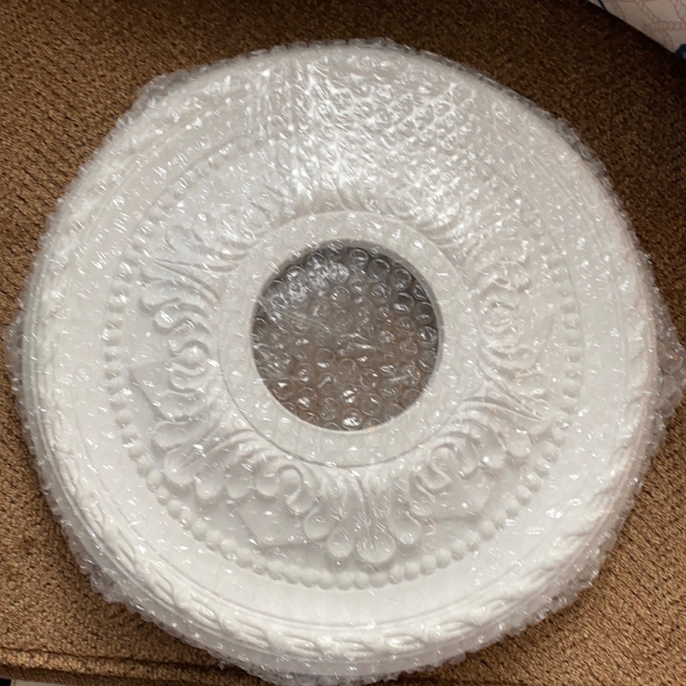 Ceiling medallion